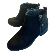 Mustad seemisnaha imitatsiooniga poolsaapad, suurus 38