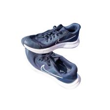 Tumesinised Nike tossud